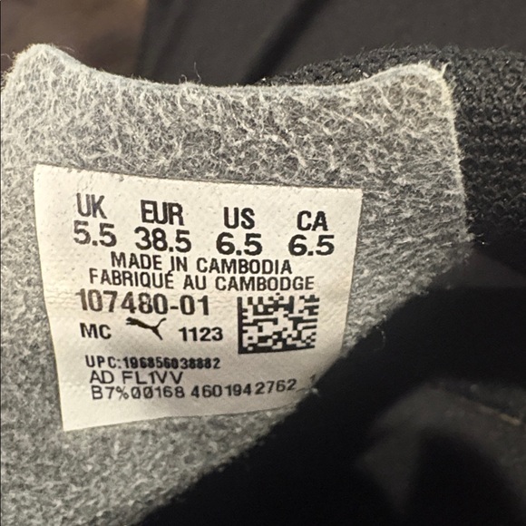 Puma Men's Black and White soccer cleats 6.5 - Picture 5 of 5